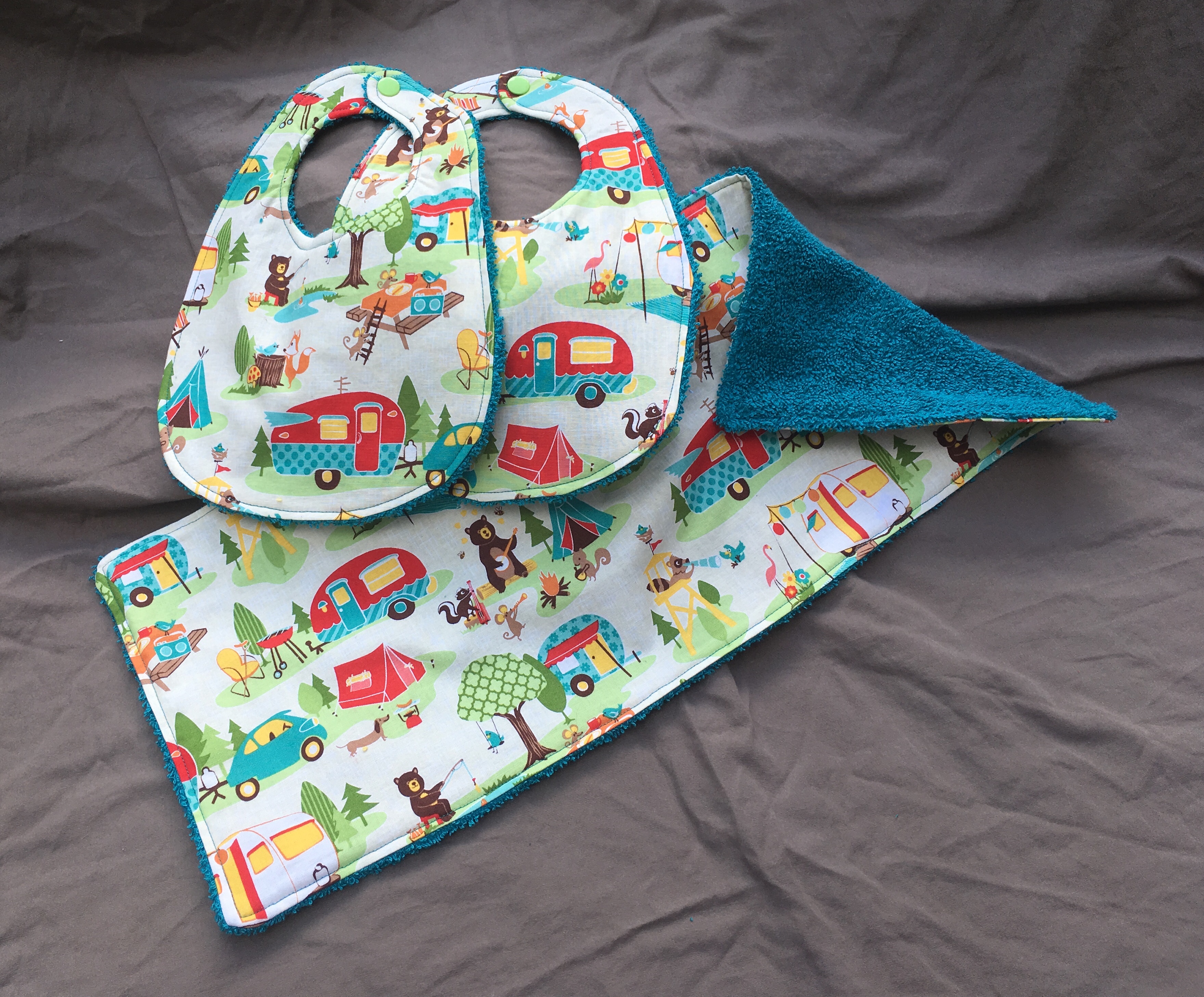 Little Campers bib set