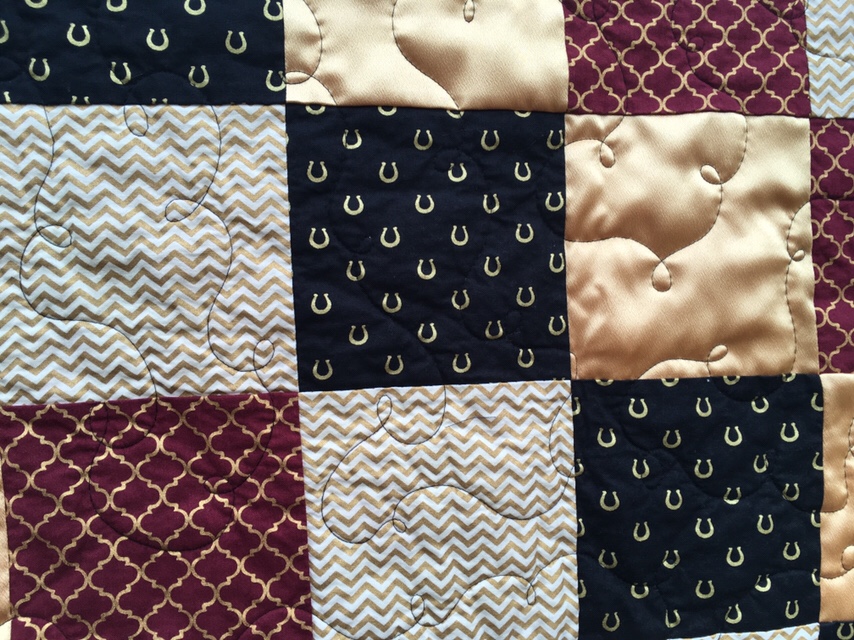 Online Market Quilt Showcase 11 – Stadium/School Colors&nbsp;Quilts